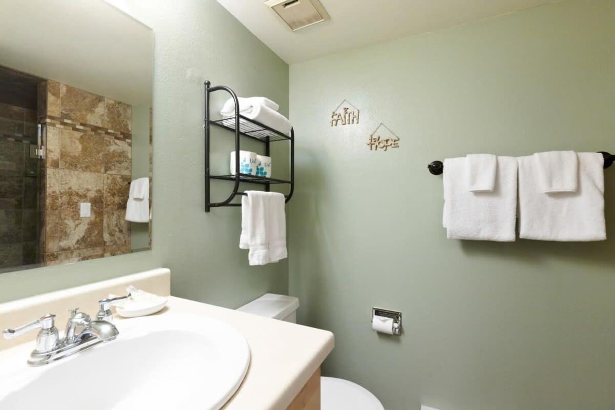 Downtown Chalet Close To Main St With Pool And Hot Tub ブリッケンリッジ エクステリア 写真