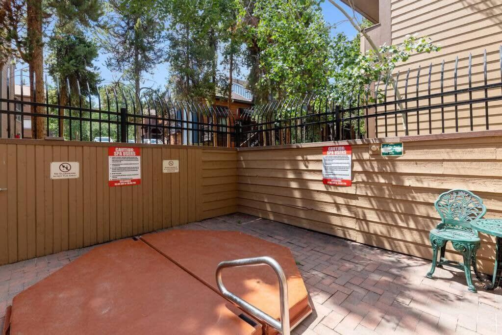 Downtown Chalet Close To Main St With Pool And Hot Tub ブリッケンリッジ エクステリア 写真