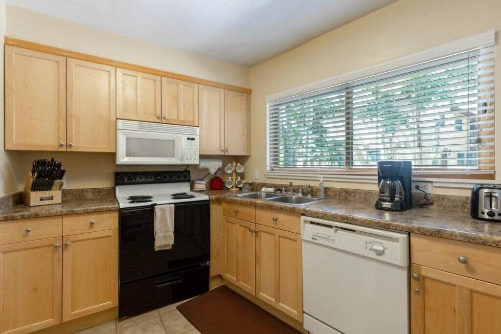 Downtown Chalet Close To Main St With Pool And Hot Tub ブリッケンリッジ エクステリア 写真