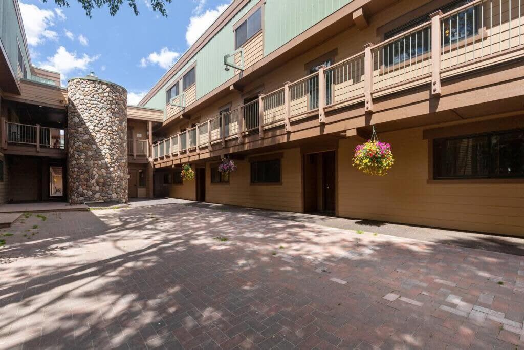 Downtown Chalet Close To Main St With Pool And Hot Tub ブリッケンリッジ エクステリア 写真