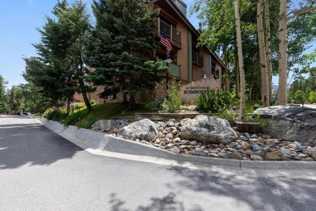 Downtown Chalet Close To Main St With Pool And Hot Tub ブリッケンリッジ エクステリア 写真